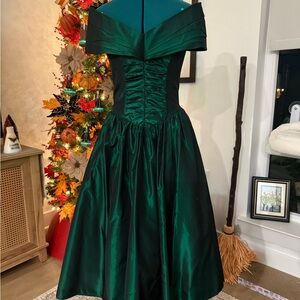 Gunne Sax Off-Shoulder Emerald Green Dress - Vintage Christmas